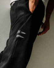 Load image into Gallery viewer, L&amp;L – SGE College Frankfurt a.M. – &#39;06 Sweatpants gray
