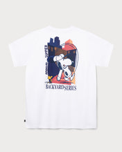 Load image into Gallery viewer, L&amp;L – Snoopy Backyard Series – &#39;94 Campus T-Shirt white
