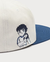 Load image into Gallery viewer, L&amp;L – Captain Tsubasa Stance – &#39;15 Merch Cap white/blue
