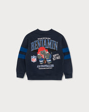 Load image into Gallery viewer, L&amp;L – NFL Benjamin als Footballer – ’96 Box Sweater KIDS navy
