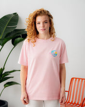 Lade das Bild in den Galerie-Viewer, L&amp;L – Maus Big Wave – &#39;94 Campus T-Shirt pink
