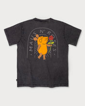 Lade das Bild in den Galerie-Viewer, L&amp;L – Maus Roses – &#39;89 Band T-Shirt black
