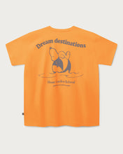 Lade das Bild in den Galerie-Viewer, L&amp;L – Snoopy Dream Destinations – &#39;94 Campus T-Shirt orange
