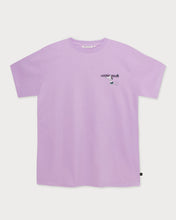 Lade das Bild in den Galerie-Viewer, L&amp;L – Snoopy Surf’s Up – &#39;94 Campus T-Shirt purple
