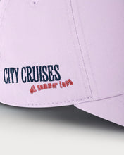 Lade das Bild in den Galerie-Viewer, L&amp;L – Snoopy City Cruises – &#39;09 Polo Cap purple Size: One Size
