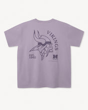 Charger l&#39;image dans la galerie, L&amp;L – NFL Classics Vikings – ’89 Band T-Shirt purple
