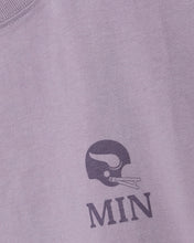Charger l&#39;image dans la galerie, L&amp;L – NFL Classics Vikings – ’89 Band T-Shirt purple
