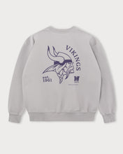 Load image into Gallery viewer, L&amp;L – NFL Classics Vikings – ’96 Box Sweater gray
