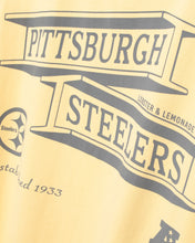 Charger l&#39;image dans la galerie, L&amp;L – NFL Classics Steelers – ’89 Band T-Shirt yellow
