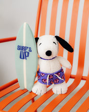 Lade das Bild in den Galerie-Viewer, TPG – BON TON TOYS x Snoopy Surf Dog – Plush Toy white
