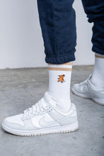 Load image into Gallery viewer, L&amp;L – Maus Stripes – &#39;90 Sport Socks white
