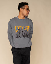 Lade das Bild in den Galerie-Viewer, L&amp;L – Lucky Luke Squad – &#39;96 Box Sweater gray
