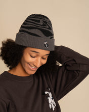 Load image into Gallery viewer, L&amp;L – Maulwurf Oh! – &#39;02 Beanie black
